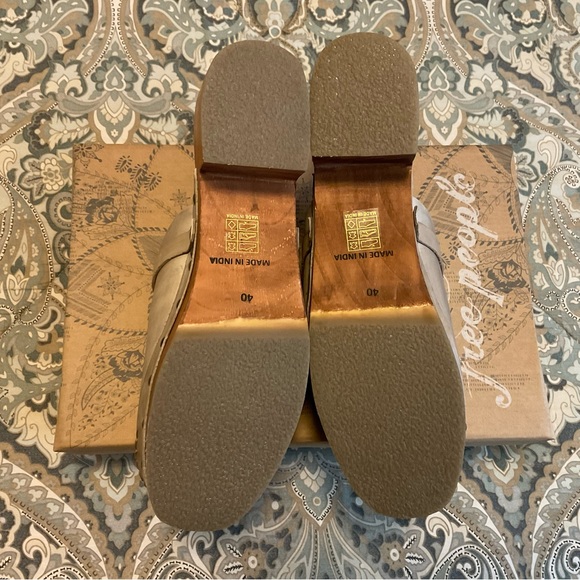 NWT Free People Calabasas Clog Washed Taupe Womens Sz 40 US 10 - Picture 13 of 14
